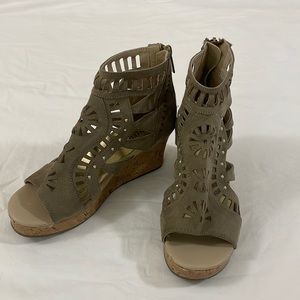 Unlisted Girls Wedges Size 3!!